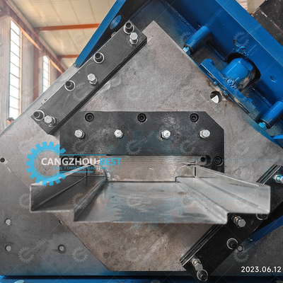Type de soudage en acier Machine de fabrication de cadre de porte Contrôle PLC 10 m/min