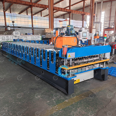 Machine de fabrication de feuilles ondulées à grande vitesse et de feuilles trapézodiennes pour découpeuse de scie volante à profil
