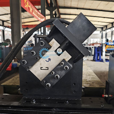 Machine de formage de rouleaux de profilé principal galvanisé à haute vitesse avec coupe volante