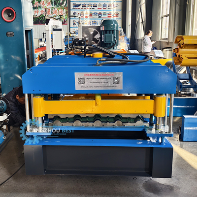 Machine hydraulique à haute vitesse pour la formation de rouleaux de carreaux de toiture en métal