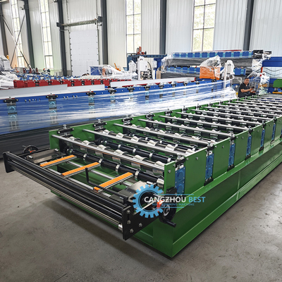 Machine de formage de rouleaux de tôle de toit trapézoïdale à grande vitesse