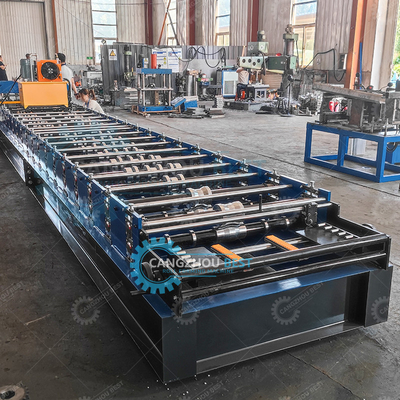 Machine de formage automatique à haute vitesse de tôles de revêtement de toit à côtes