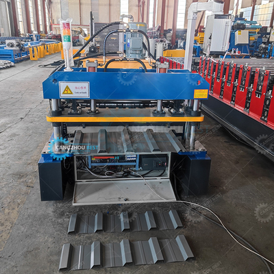 Machine de formage automatique à haute vitesse de tôles de revêtement de toit à côtes