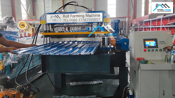 Machine de formage de rouleaux de tôle de toit compacte et durable avec coupe de longueur personnalisable