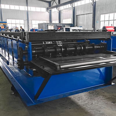 Machine de formage de rouleaux de revêtement de sol à profil en acier galvanisé à contrôle PLC
