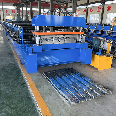 Machine de formage de rouleaux de tôle de revêtement de sol en acier lourd