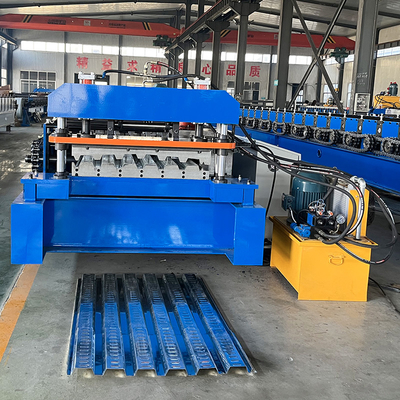 Machine de formage de rouleaux de tôle de revêtement de sol en acier lourd