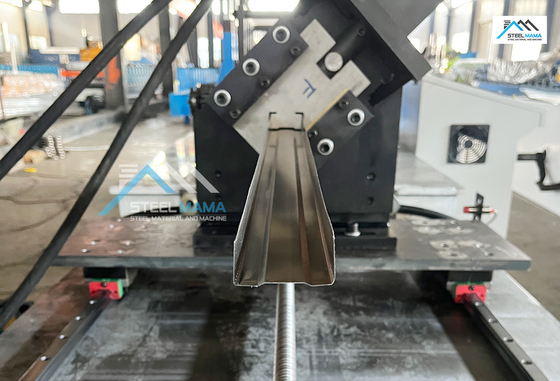 Machine de formage de rouleaux à haute vitesse contrôlée par PLC pour les grilles de plafond