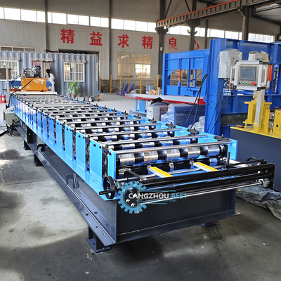 Machine de formage de tôles de toiture en rouleaux hydrauliques à commande plc pour les matériaux de construction
