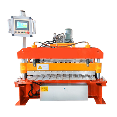 La plus nouvelle conception pour le petit pain large de feuille de toiture du marché de haute plaine formant la machine avec le contrôle de PLC