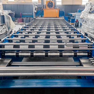 Machine de formage à rouleaux de tôles de toiture à double couche vitrée avec compteur de haute précision