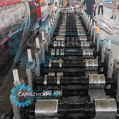 Machine à profils de clôture à double ligne en acier métallique et en acier de jardin