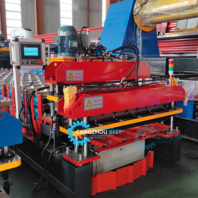 Machine de formage de rouleaux de tôle de toiture à double couche en acier à couleur