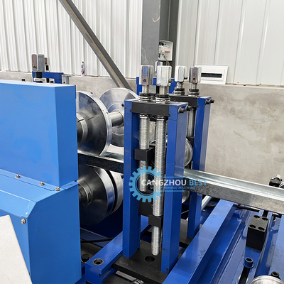 Contrôle plc C Z U Machine de formage de rouleaux de purlin Perçage et coupe hydraulique