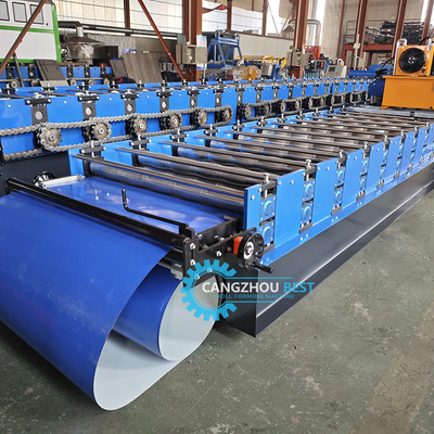 Contrôle PLC d'acier de couleur pressage hydraulique et découpe Zee Roof Tile Roll Forming Machine