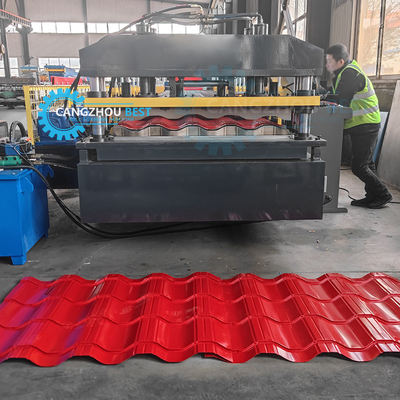Russie Design populaire Galvanisée acier Toiture Carreaux de fabrication de rouleau Former machine
