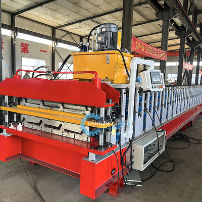 Machine de tôle de toit en acier à fonctionnement automatique pour une production fluide