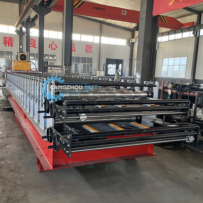 Machine de tôle de toit en acier à fonctionnement automatique pour une production fluide