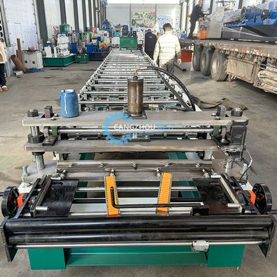 PPGI GI Color Steel Profile Roofing Sheet / Panel Roll Forming Machine est une machine de formage de rouleaux en acier