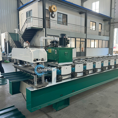 PPGI GI Color Steel Profile Roofing Sheet / Panel Roll Forming Machine est une machine de formage de rouleaux en acier