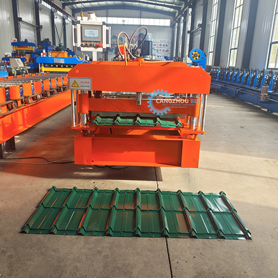 Machine de formage de tôles de toiture en acier coloré IBR