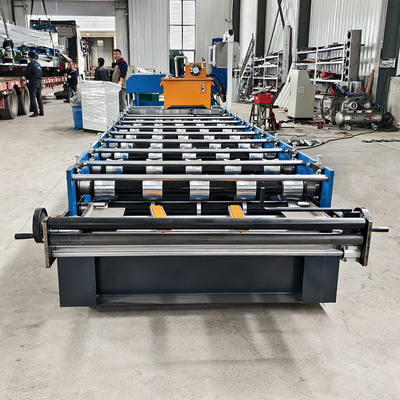 Durable 45# rouleaux d'acier machine de formage de toit métallique avec 3 kW puissance de la station hydraulique et 5.5 kW puissance du moteur principal
