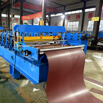 Machine de formage en rouleaux de tôle de toiture à forme parfaite et durable