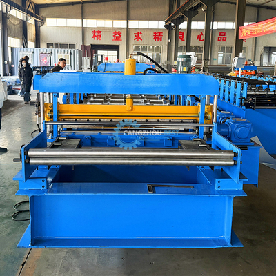 Machine de formage en rouleaux de tôle de toiture à forme parfaite et durable