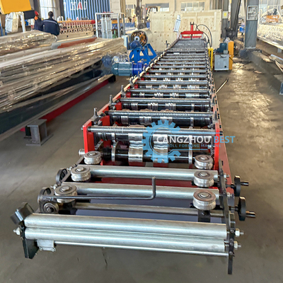 Contrôle PLC Panneau mural en acier à grande vitesse Panneau de fabrication de rouleaux Soffit