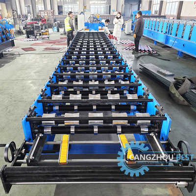 Afrique du Sud Machine de formage à rouleaux à profils de toit à côtes hautes à couche unique 686 IBR