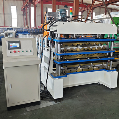 La machine de formage à rouleaux de tôles de toiture IBR à trois couches est populaire au Canada