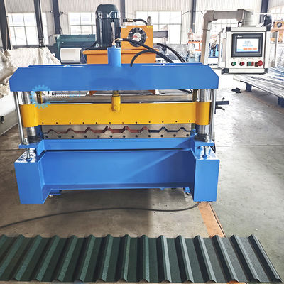 Machine de formage de rouleaux de tôle de toit de coupe hydraulique précise efficace