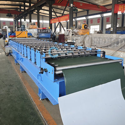 Machine de formage de rouleaux de tôle de toit de coupe hydraulique précise efficace