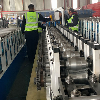 Machine de formage de rouleaux en acier pour porte de volet roulant à coupe hydraulique PLC