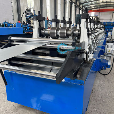 Machine de formage de rouleaux de panneaux de plafond en plaques de plâtre C U G à trois profils et tailles multiples