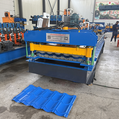 Machine à former des tuiles de toit en métal contrôlée par automate programmable
