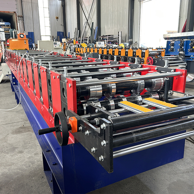 Rouleau de formage de tôles métalliques autobloquantes en acier de couleur avec contrôle PLC