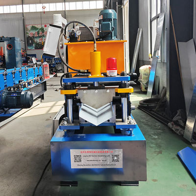 Petit pain en acier de chapeau de crête de toit de tuile de couleur formant le profil en acier de coupe hydraulique de contrôle de PLC de machine