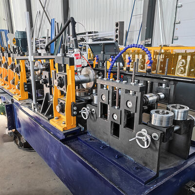 Tuyau de soudage au laser de taille de changement automatique faisant la fabrication de machine de formage de petits pains