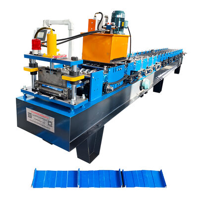 Machine de formage de rouleaux de panneaux de toit autobloquants