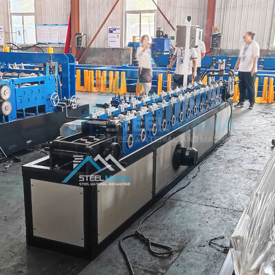 Chaîne de production automatique de porte de volet roulant en acier de précision