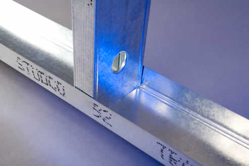 Goujon léger et petit pain de voie formant la machine, machine bleue de goujon en métal de couleur